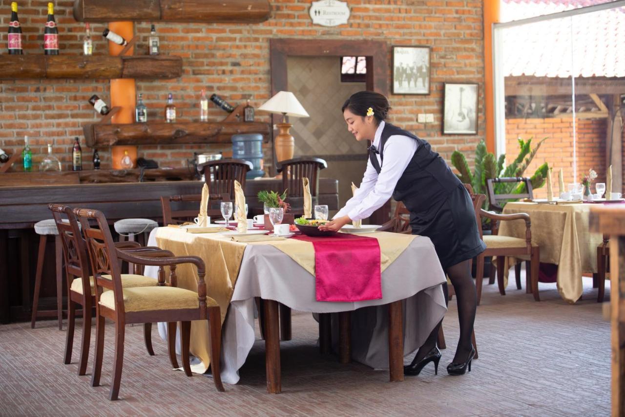 皇家塔瓦斯酒店和小屋 外观 照片